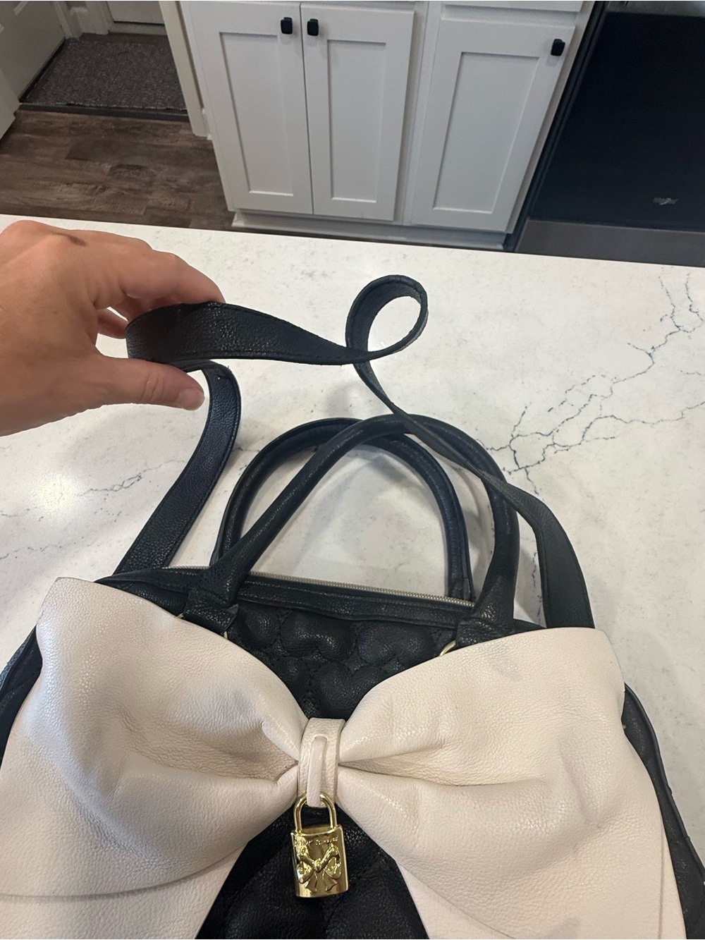 Betsey Johnson Black Heart Quilted Satchel White Bow Gold Hardware Floral Lined - Picture 2 of 7